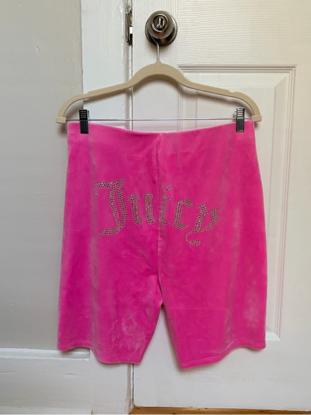 Brand New w/o Tag Juicy Couture Pink Velvet/ Velour Bicycle Legging Shorts Sz XL